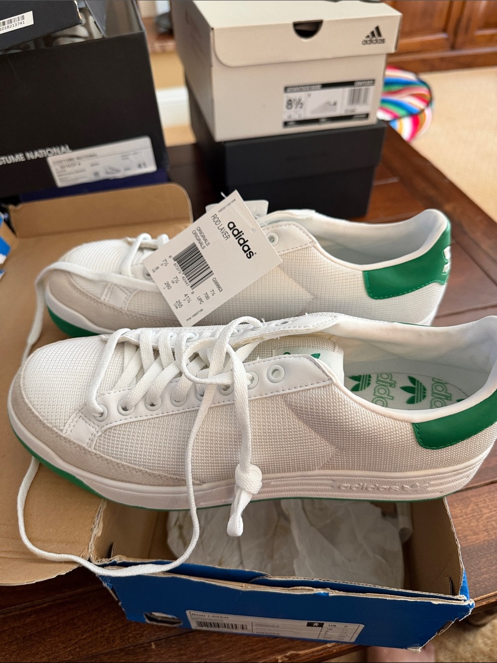Adidas men’s  White Sneakers with Green Heel and Sole Trim New with tags In Box